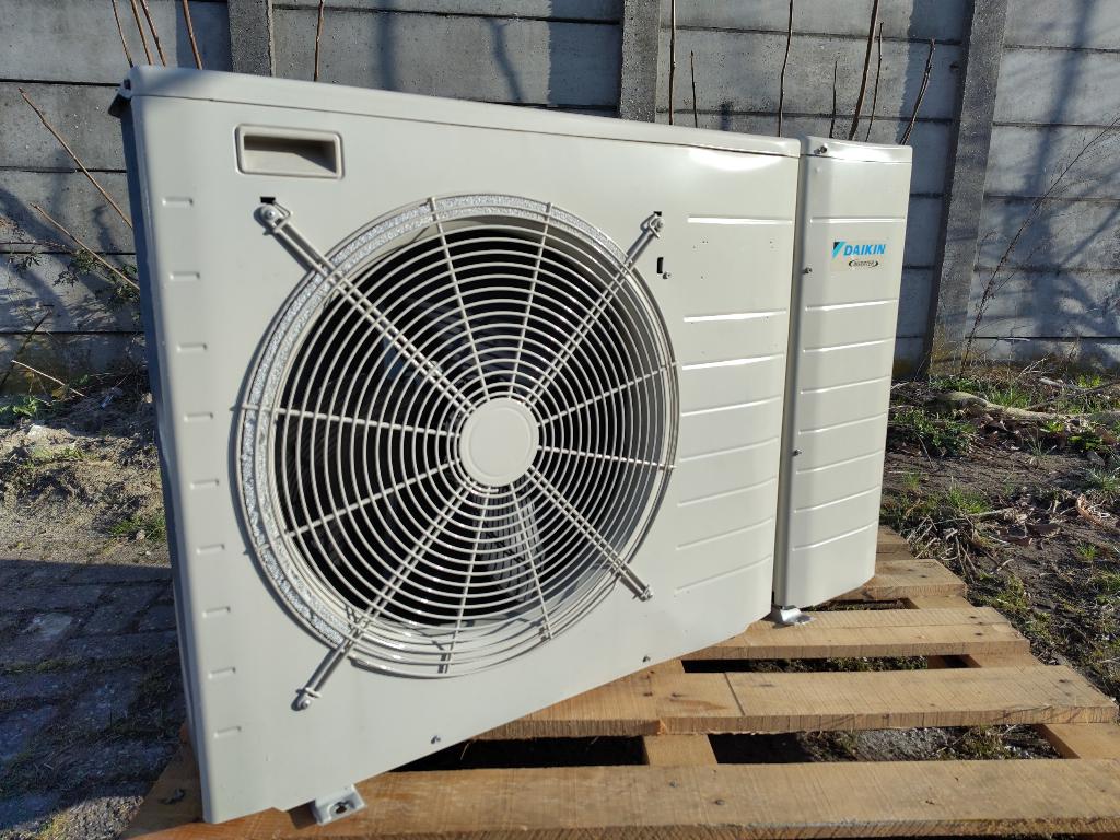 Daikin EWAQ004 BAVP-H- mini water chiller inverter 4 kW