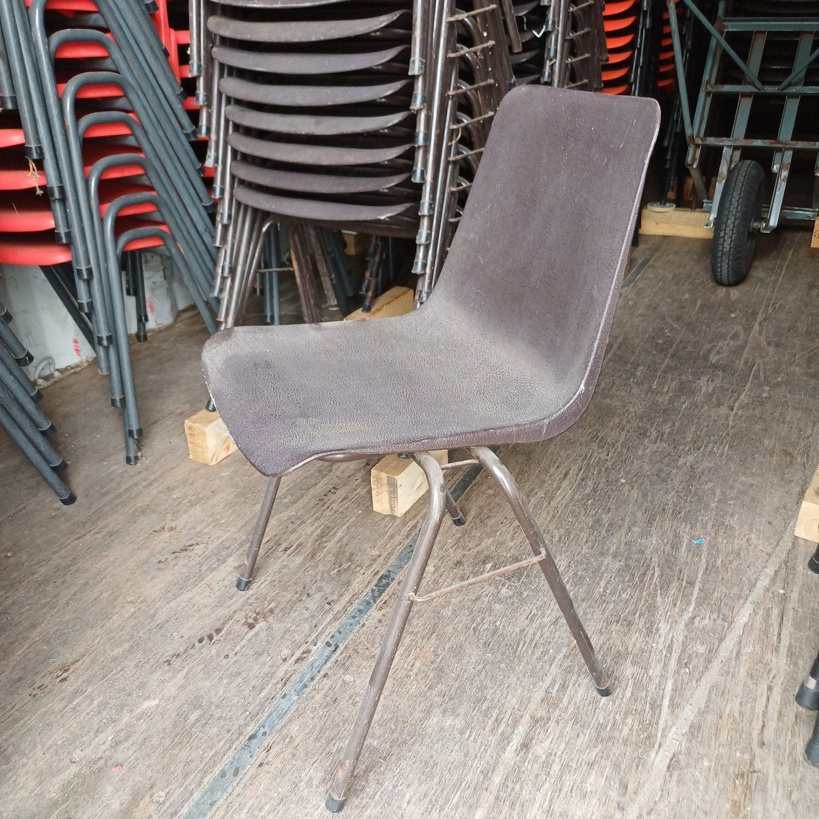 35 x stapelstoelen stackchairs partij stoelen, Ophalen