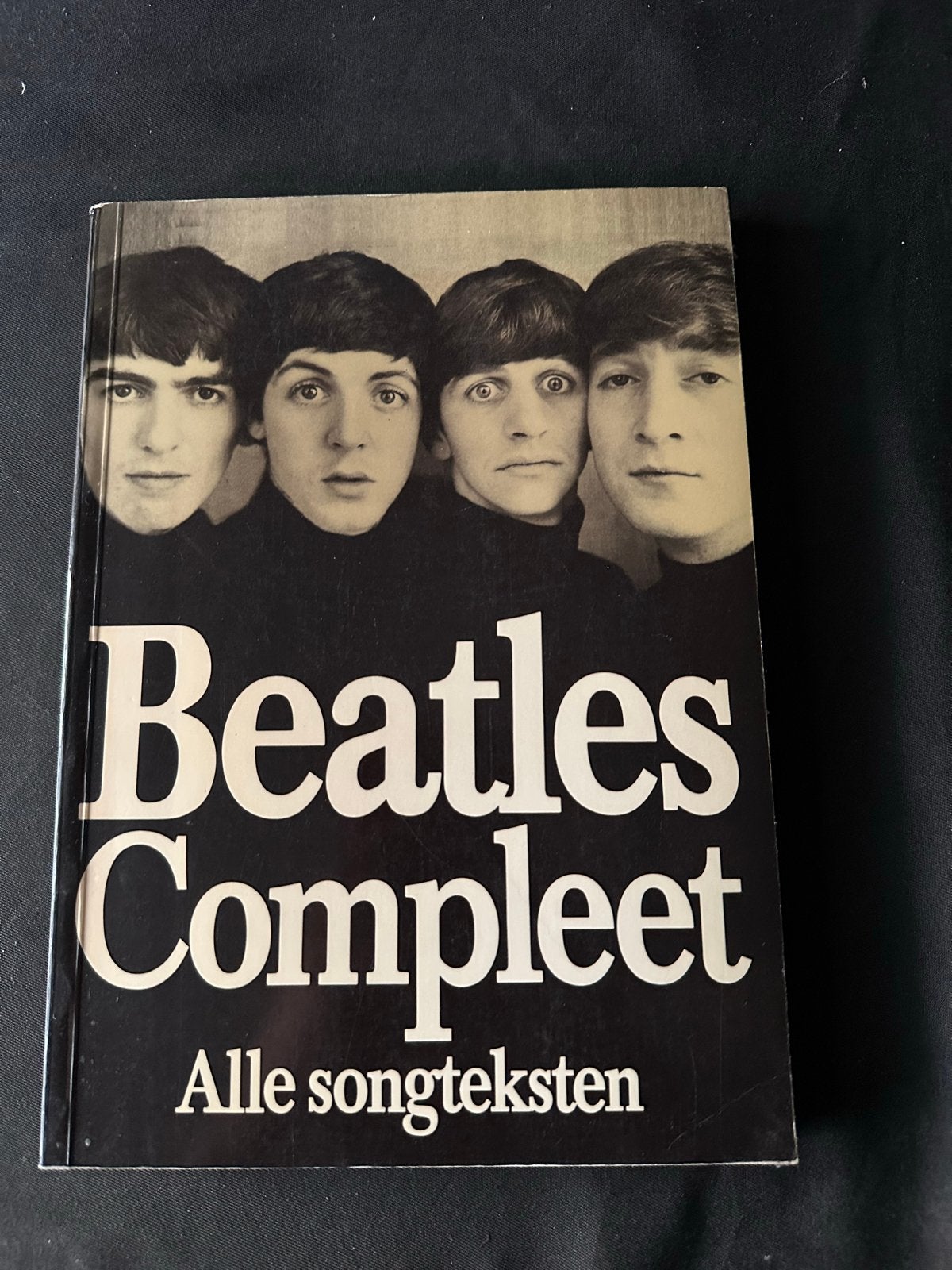 Beatles Compleet: Alle songteksten, Boeken, Ophalen of Verzenden, Gelezen, Artiest
