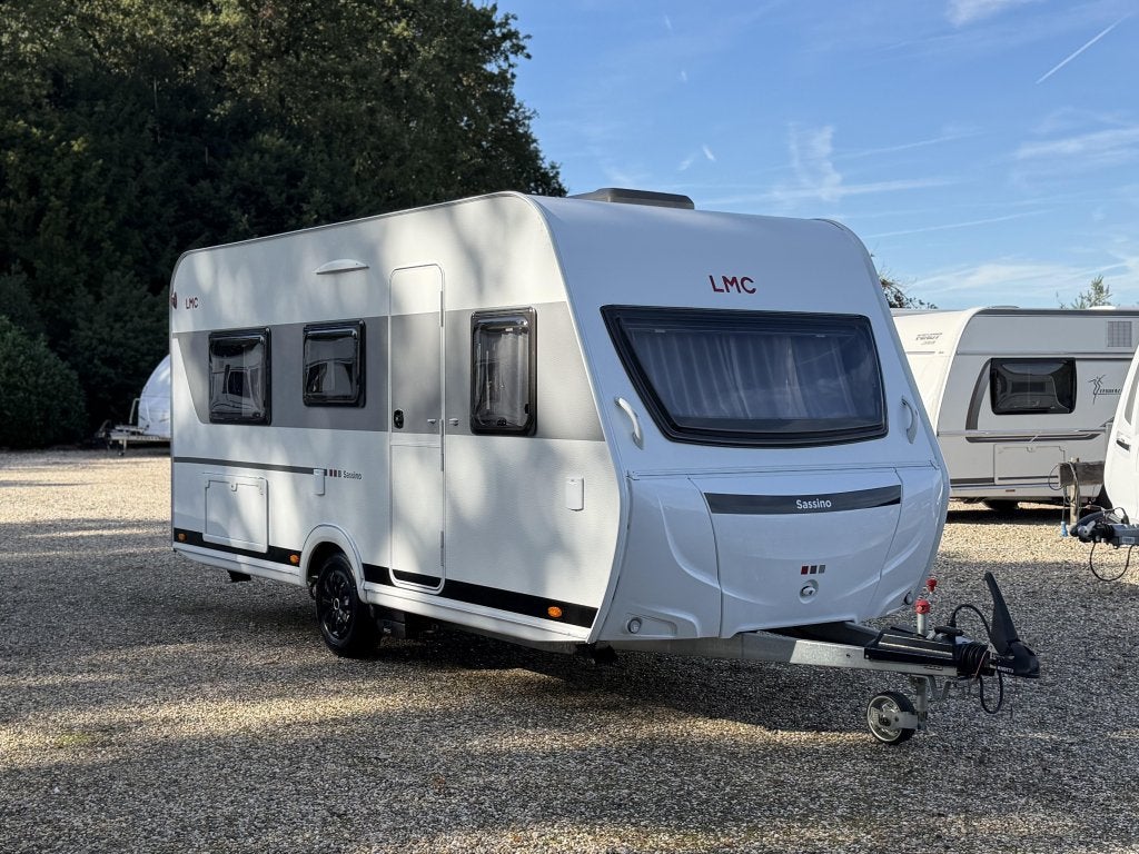 LMC Sassino 460 E Mover Auto Enkele bedden, Standaardzit, Serviceluik, Bedrijf, 5 tot 6 meter