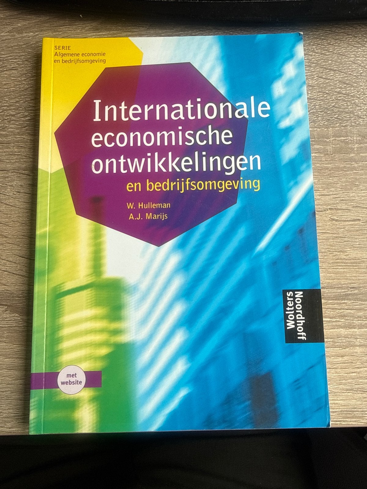 Internationale economische ontwikkelingen en bedrijfsomgevin, Boeken, Studieboeken en Cursussen, Ophalen of Verzenden, Gamma, Zo goed als nieuw