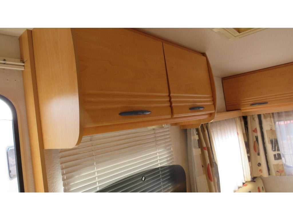 Foto 17 van Caravelair Antares Luxe 420 Bj 2001 Nu €3500