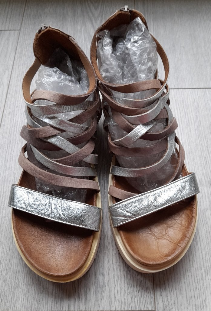Inuovo sandalen maat 39 in goede staat, Overige kleuren, Gedragen, Sandalen of Muiltjes, Ophalen of Verzenden