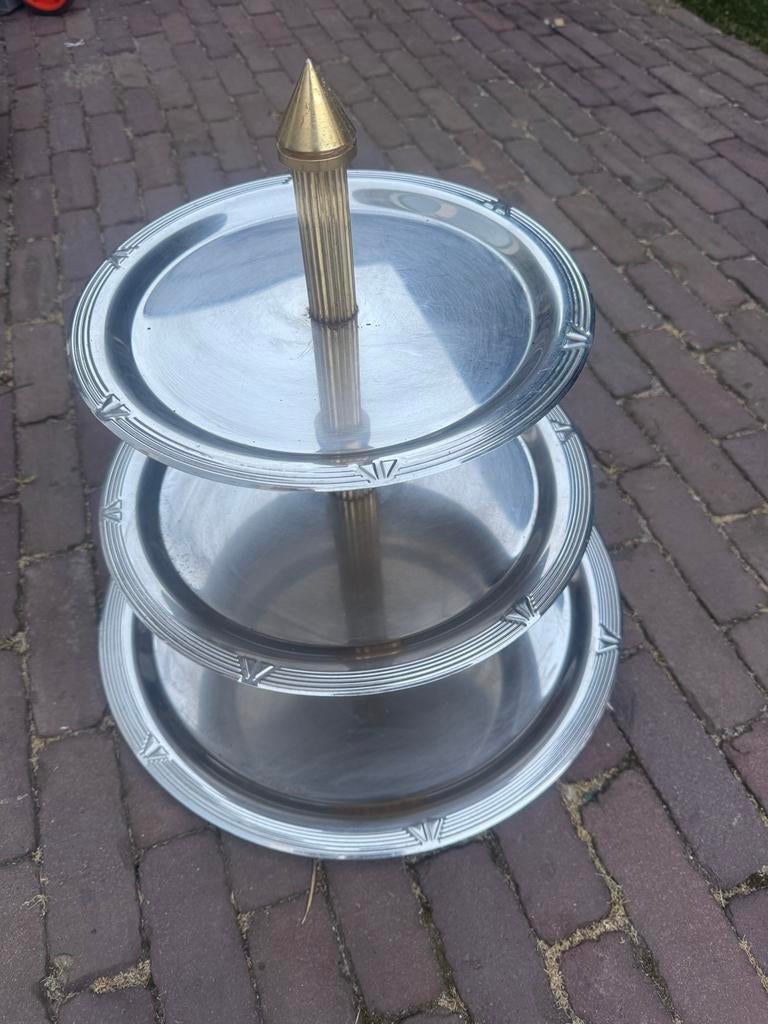 Elegante 3-laags etagere van metaal, Ophalen, Gebruikt