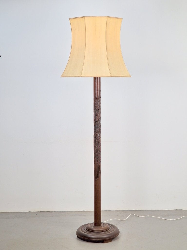 Vintage Oosters gesneden Mahonie vloerlamp Art Deco 1930, Art deco, Zo goed als nieuw, 150 tot 200 cm, Hout