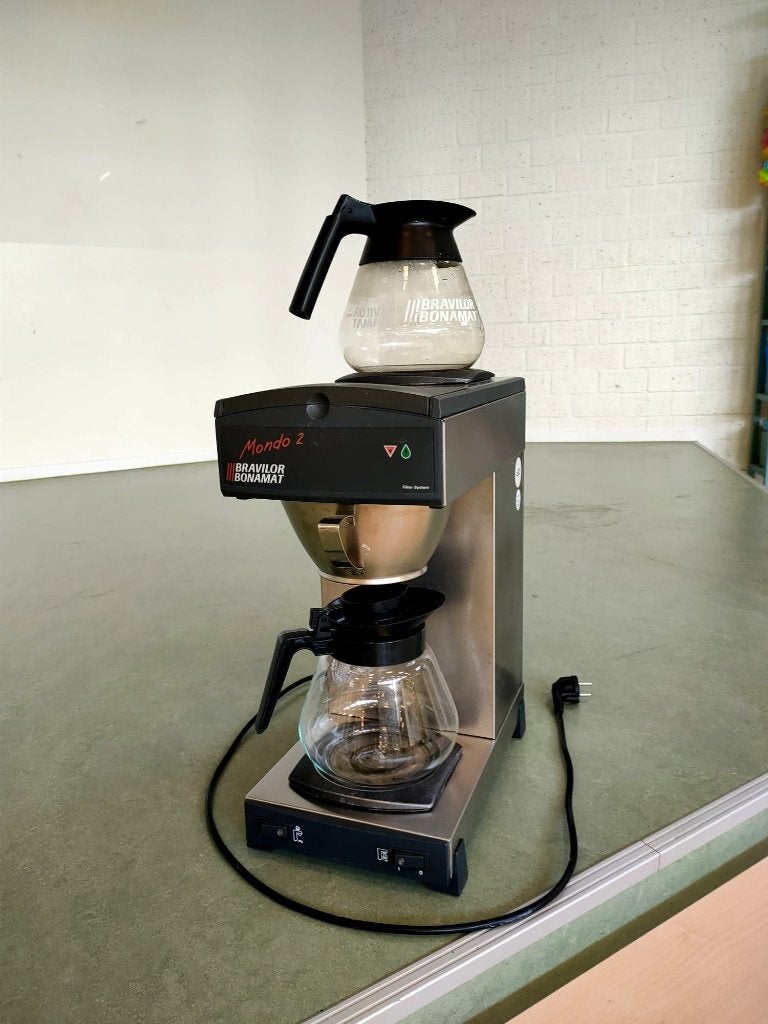 Bravilor Mondo 2 koffiezetapparaat, Witgoed en Apparatuur, Koffiezetapparaten, Gebruikt, 10 kopjes of meer, Koffiemachine, Gemalen koffie