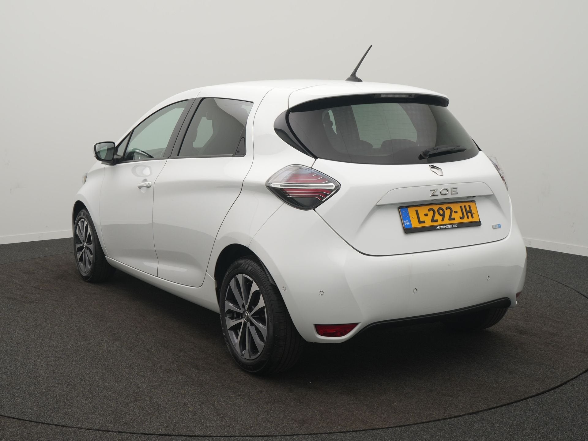 Renault ZOE R135 Intens 52 kWh - RIJKLAARPRIJS - Achteruitri, Auto's, Renault, 136 pk, Gebruikt, Zwart, Leder en Stof
