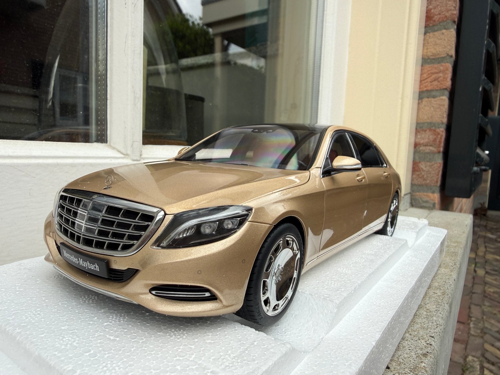 1:18 Mercedes Maybach S-Klasse S600 Light Gold Autoart 76294, Hobby en Vrije tijd, Modelauto's | 1:18, Auto, Autoart, Ophalen of Verzenden
