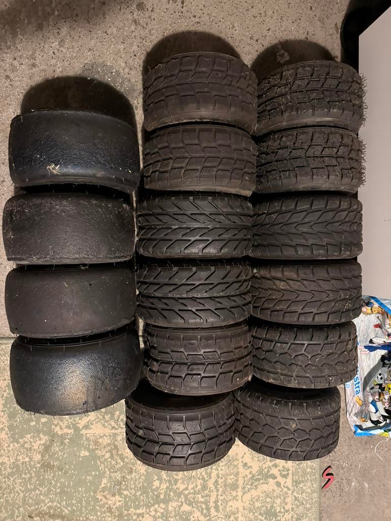 Kart banden 12 regenbanden en 4 slicks, Ophalen of Verzenden, Zo goed als nieuw, Kart