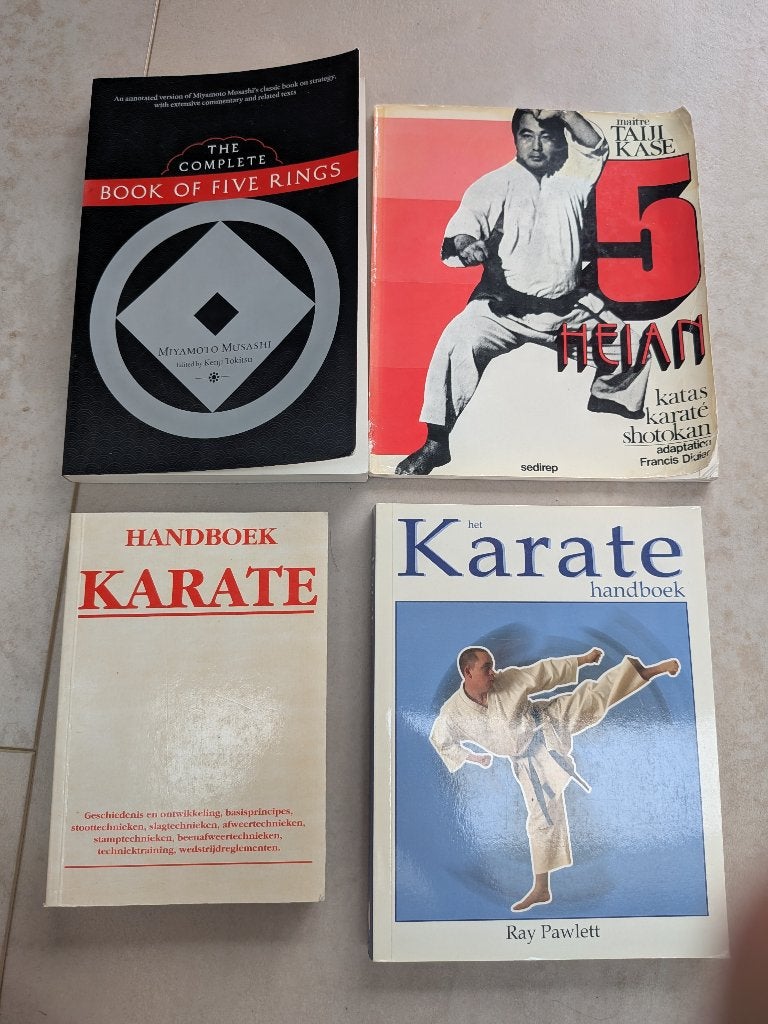 4 vechtsportboeken – Funakoshi, Taiji Kase & Book of 5Rings, Ophalen of Verzenden, Gelezen, Vechtsport
