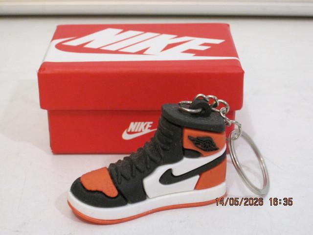 diverse sleutelhangers schoenen nike adidas (390), Ophalen of Verzenden, Gebruikt, Merk