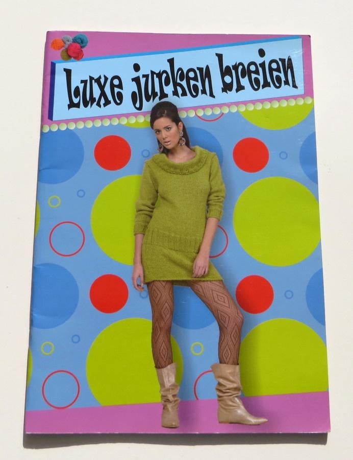 Breiboekje M3468: Luxe jurken breien v.a. 16+, Breien en Haken, Loes Giroldo-Brouwer, Ophalen of Verzenden, Zo goed als nieuw