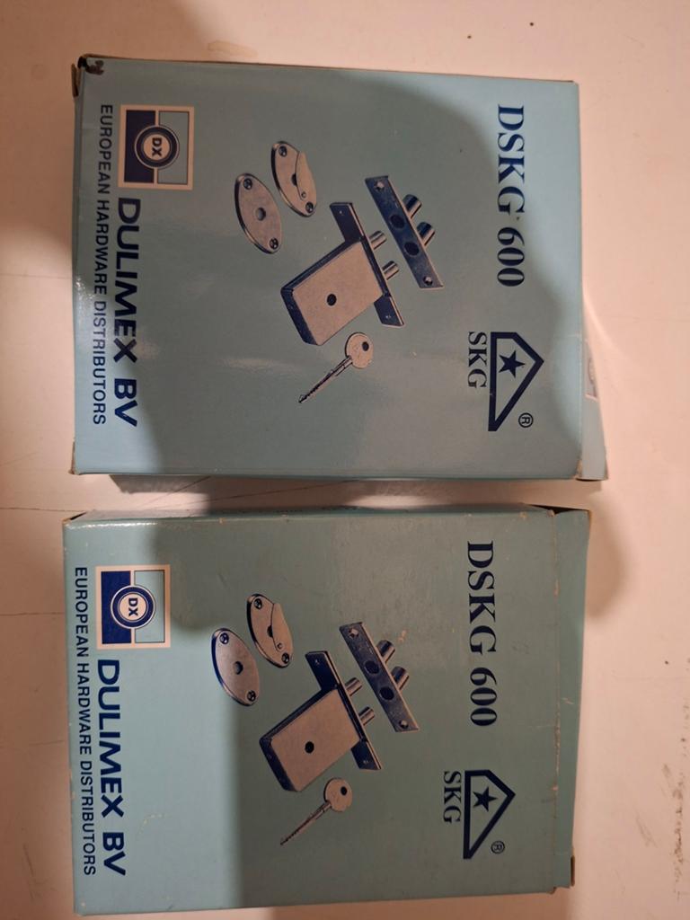 2 nieuwe Dulimex DSKG 600 pensloten, niet gelijksluitend, Ophalen of Verzenden, Nieuw, IJzer, Slot