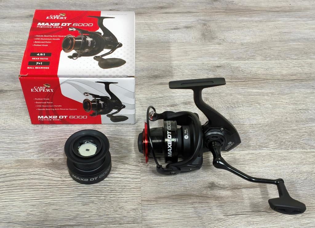 NIEUW Carp Expert MAX2 DT 6000 Karpermolen + Res Spoel 8-LG, Watersport en Boten, Hengelsport | Karpervissen, Ophalen of Verzenden