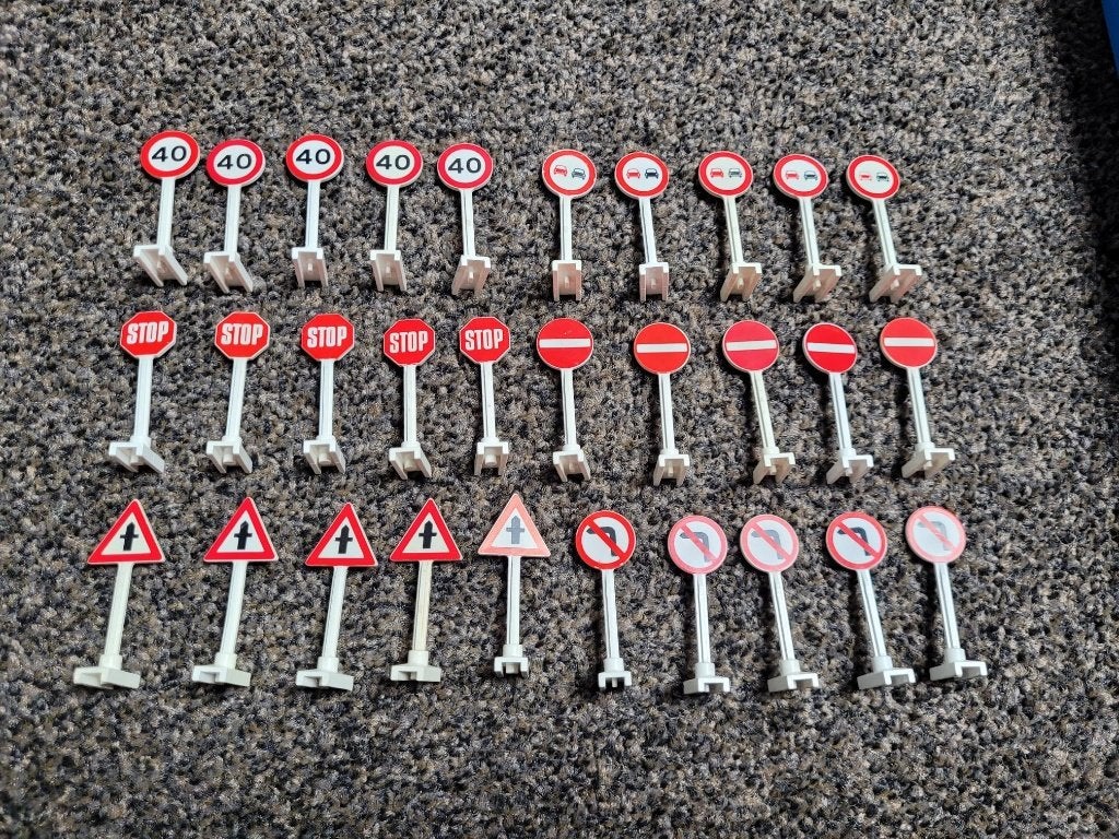 Partij O244=30x Lego verkeersborden