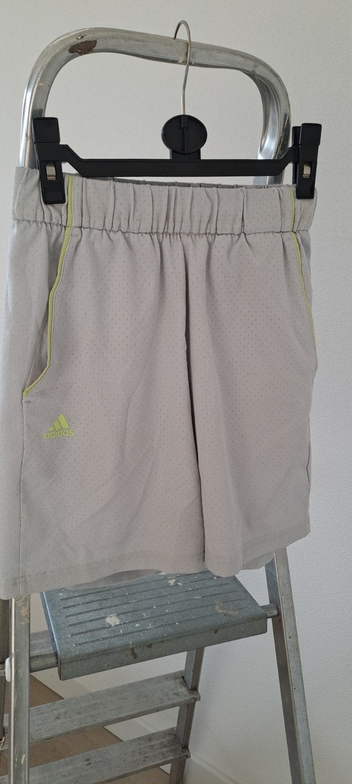 Adidas tennisbroek maat 152/164 (valt groot), L00, Zo goed als nieuw, Kleding, Ophalen