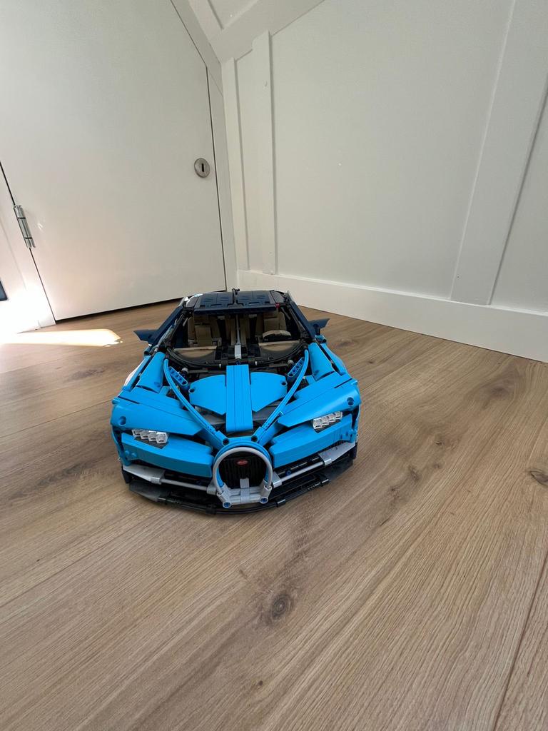 Lego Technic Bugatti Chiron, Auto, Groter dan 1:32, Zo goed als nieuw, Ophalen
