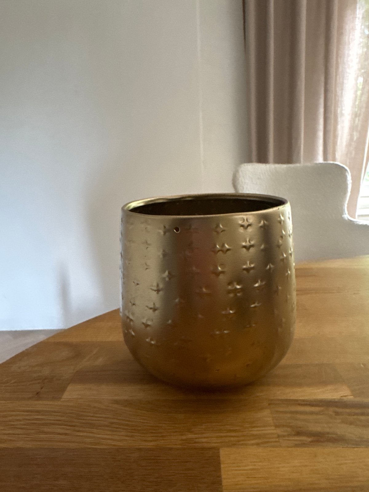 Gouden bloempot met sterrenpatroon, Met patroon/structuur, Ophalen of Verzenden, Zo goed als nieuw, Metaal
