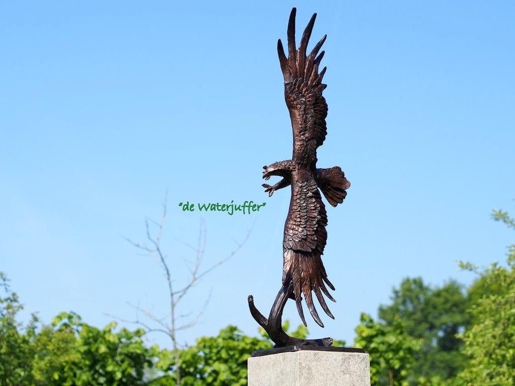 023* Bronzen vliegende arend, Tuin en Terras, Tuinbeelden, Ophalen, Nieuw, Overige materialen, Dierenbeeld