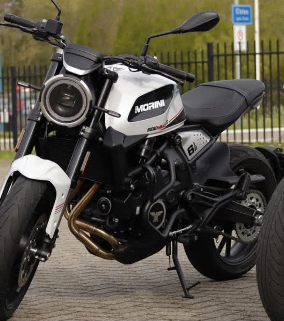 Moto Morini STR 650 bj 2025, Particulier, Toermotor