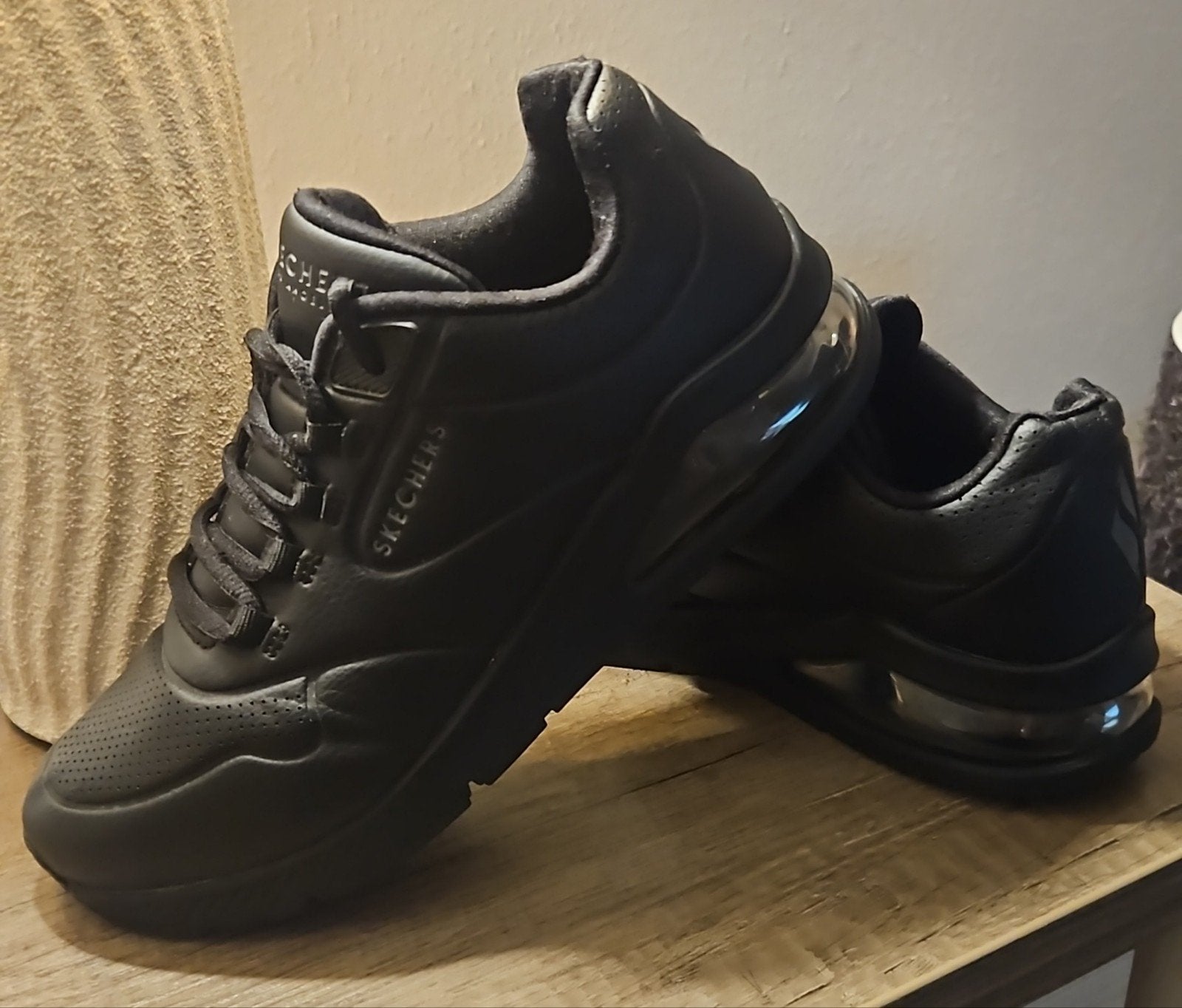 Skechers Uno 2  Air Around You (Zwart) nieuw staat maat 38, Ophalen, Zo goed als nieuw, Zwart, Sneakers of Gympen
