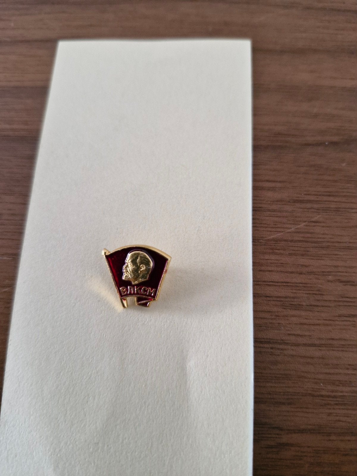 R 054 Lidmaatschapsspeldje Komsomol USSR Lenin, Verzamelen, Ophalen of Verzenden, Gebruikt, Overige onderwerpen, Speldje of Pin