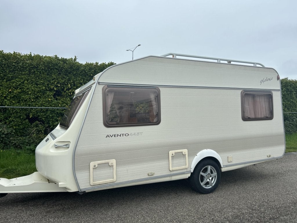 AVENTO 445 VAST BED, VLOERVERWARMING, VOORTENT, Caravans en Kamperen, Caravans, Niet ingevuld, Standaardzit, Avento, Bedrijf