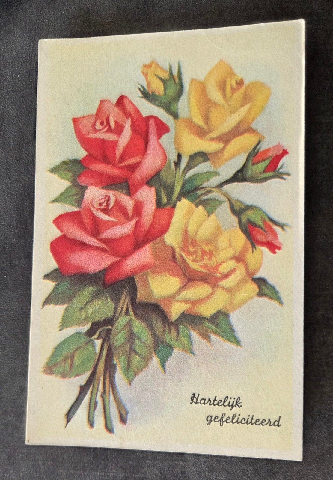 Hartelijk gefeliciteerd met rozen (1941), Verzamelen, Ansichtkaarten | Themakaarten, Verzenden, 1940 tot 1960, Gelopen, Overige thema's