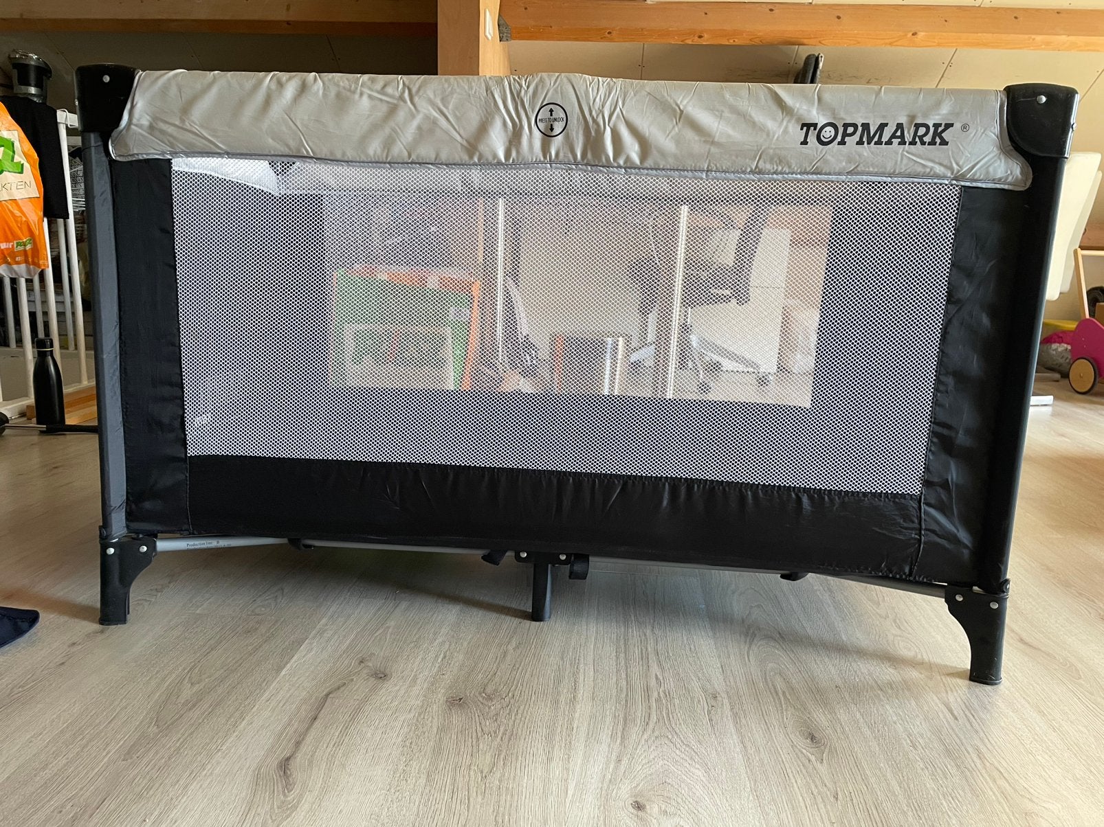 Campingbedje, Kinderen en Baby's, Kinderkamer | Bedden, Ophalen, Zo goed als nieuw, Minder dan 140 cm, Matras