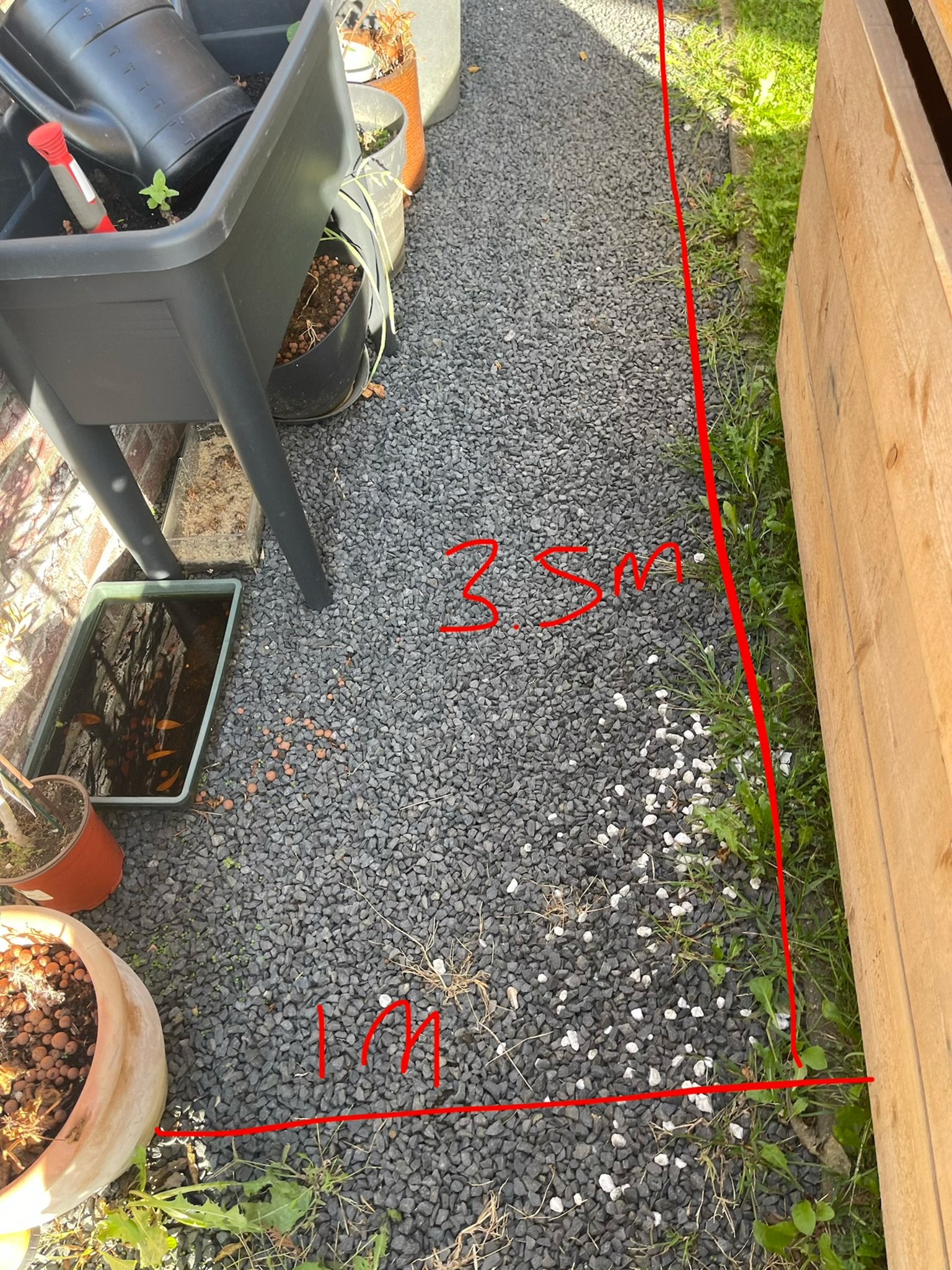 Gratis af te halen: Grijs split en witte steentjes, Tuin en Terras, Ophalen, Gebruikt, Multi, Grind