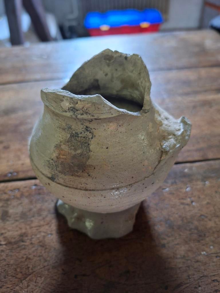 Bodemvondst steengoed beker/ kruikje, Antiek en Kunst, Ophalen of Verzenden