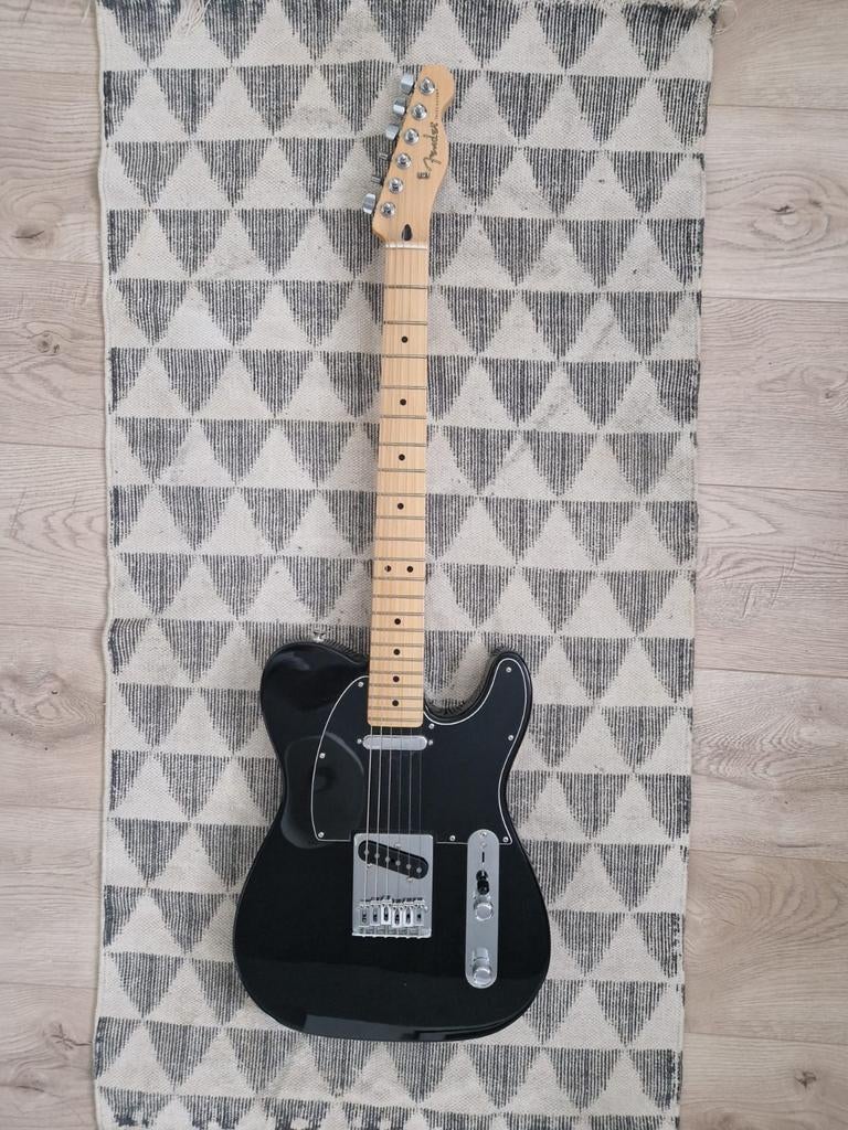 Fender Telecaster zwart, Muziek en Instrumenten, Snaarinstrumenten | Gitaren | Elektrisch, Ophalen of Verzenden, Zo goed als nieuw