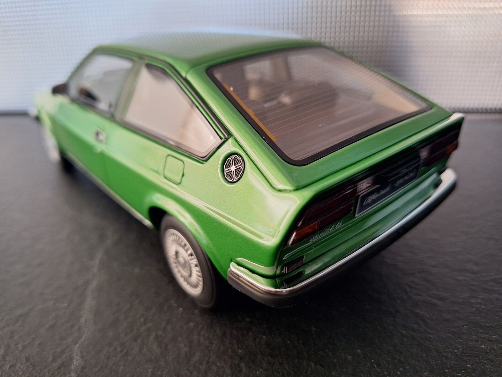 Alfa Romeo Sud Sprint 1976 Schaal 1:18, Ottomobile, OttOMobile, Auto, Ophalen of Verzenden
