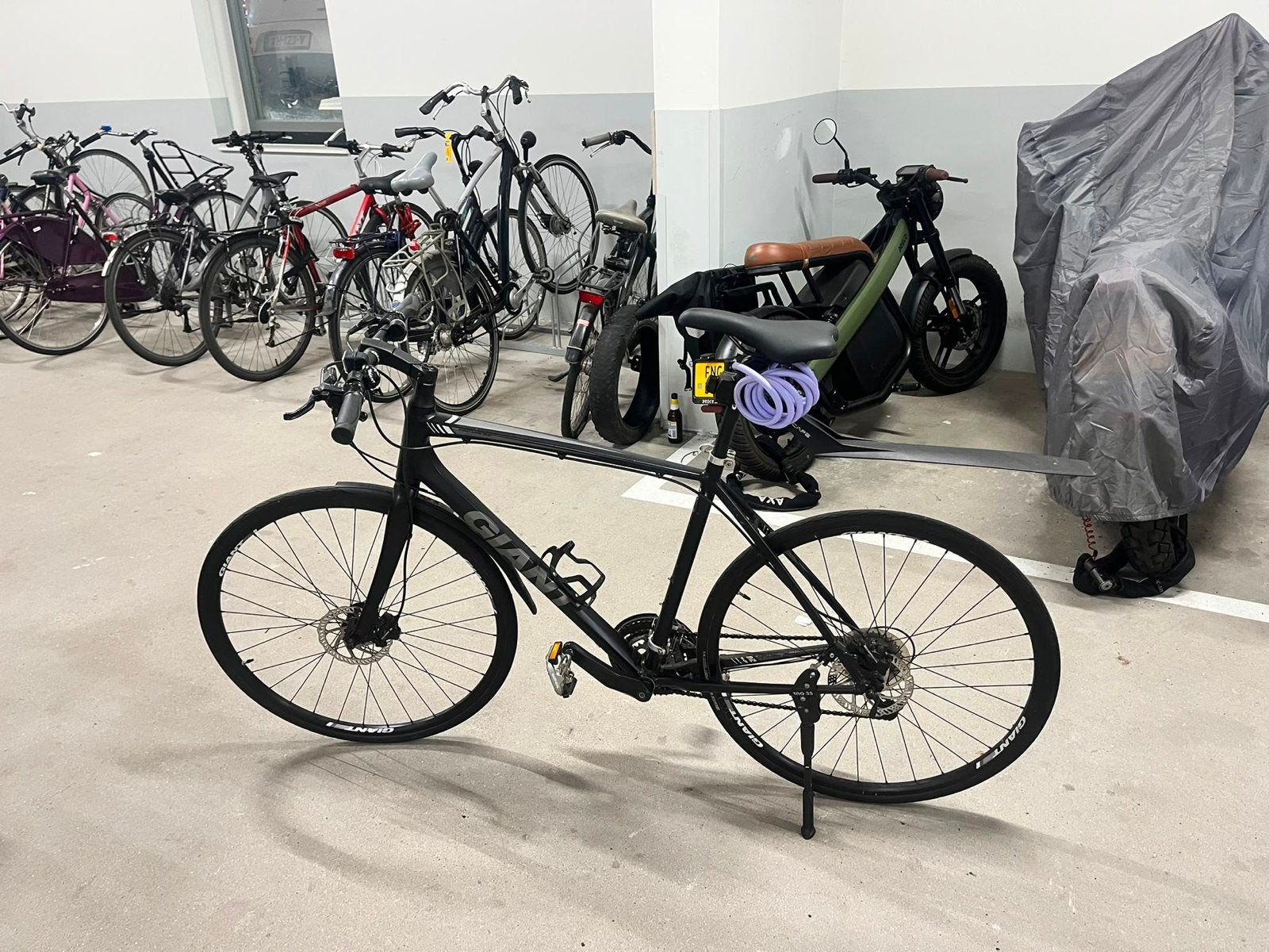 Giant Hybride/Fitnessfiets - Matzwart, 27 versnellingen, Ophalen, 28 inch, Gebruikt, Giant