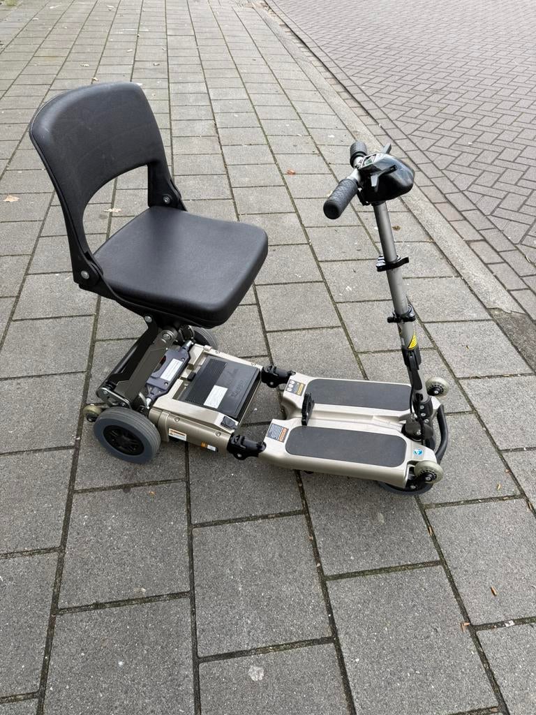 Opvouwbare scootmobiel luggie in nieuwstaat, Ophalen, Inklapbaar, Zo goed als nieuw, Elektrische rolstoel