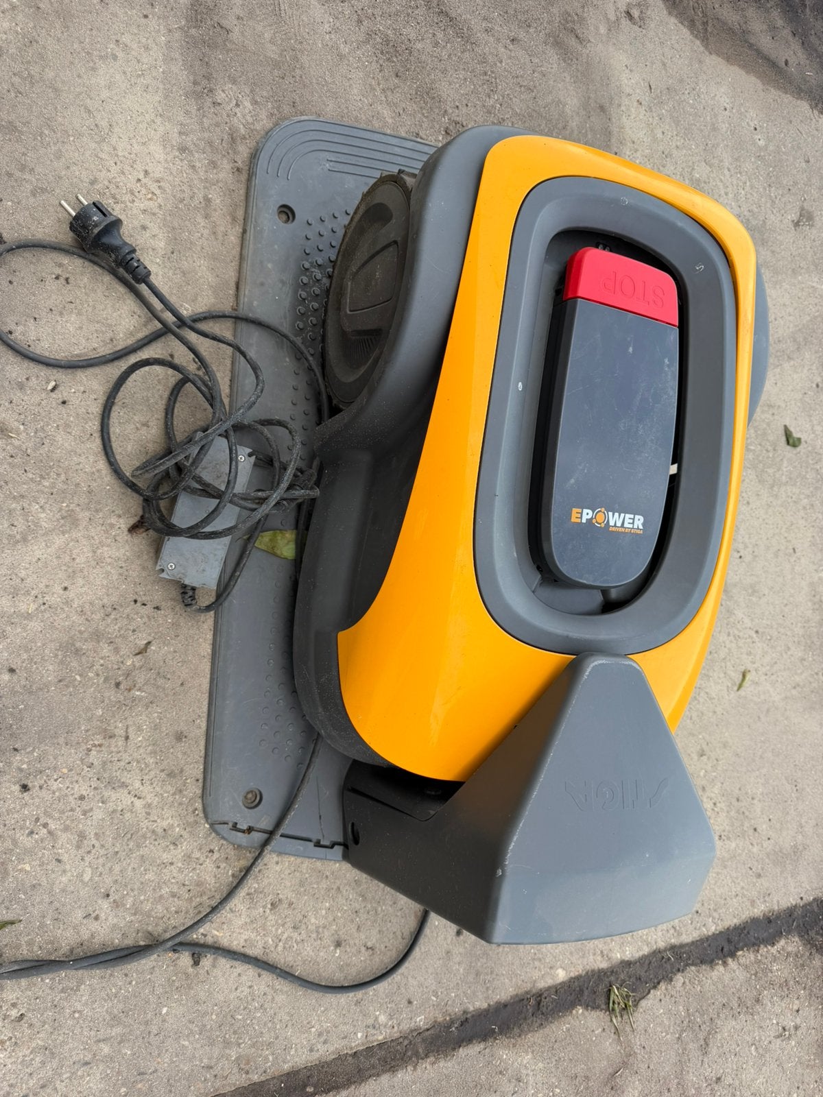 Stiga G1200 Robotmaaier, Tuin en Terras, Ophalen of Verzenden, Zo goed als nieuw, Meer dan 25 cm, Bestuurbaar via app