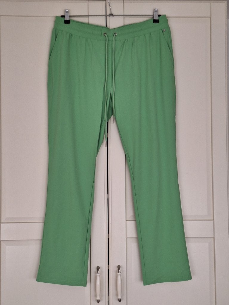 Tramontana nieuwe licht groene travelstof jogger broek XXL, Kleding | Dames, Tramontana, Maat 46/48 (XL) of groter, Nieuw, Ophalen of Verzenden