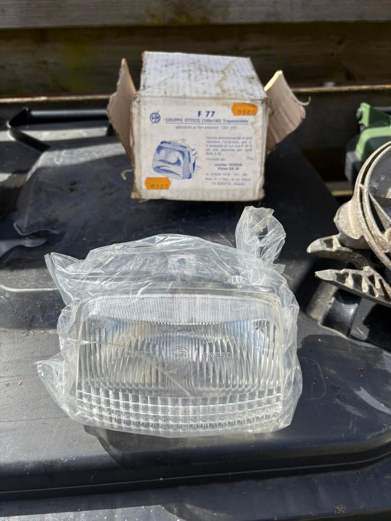 Honda vision koplamp nos, Ophalen of Verzenden, Nieuw, Koplamp, Overige merken