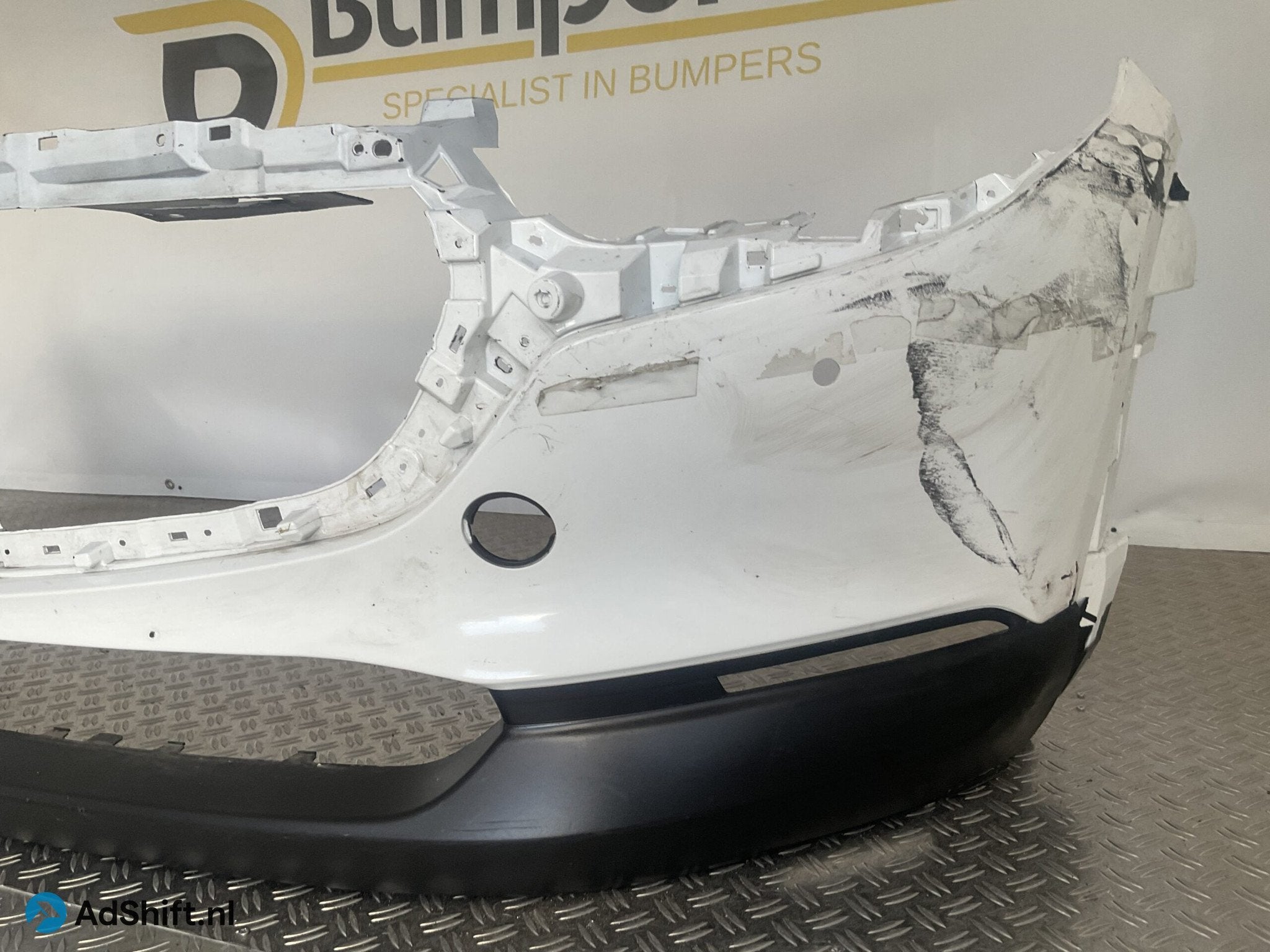 Bumper Mazda CX30 CX-30 pdc DFR5-50031 Voorbumper B9-16055z, Bumper