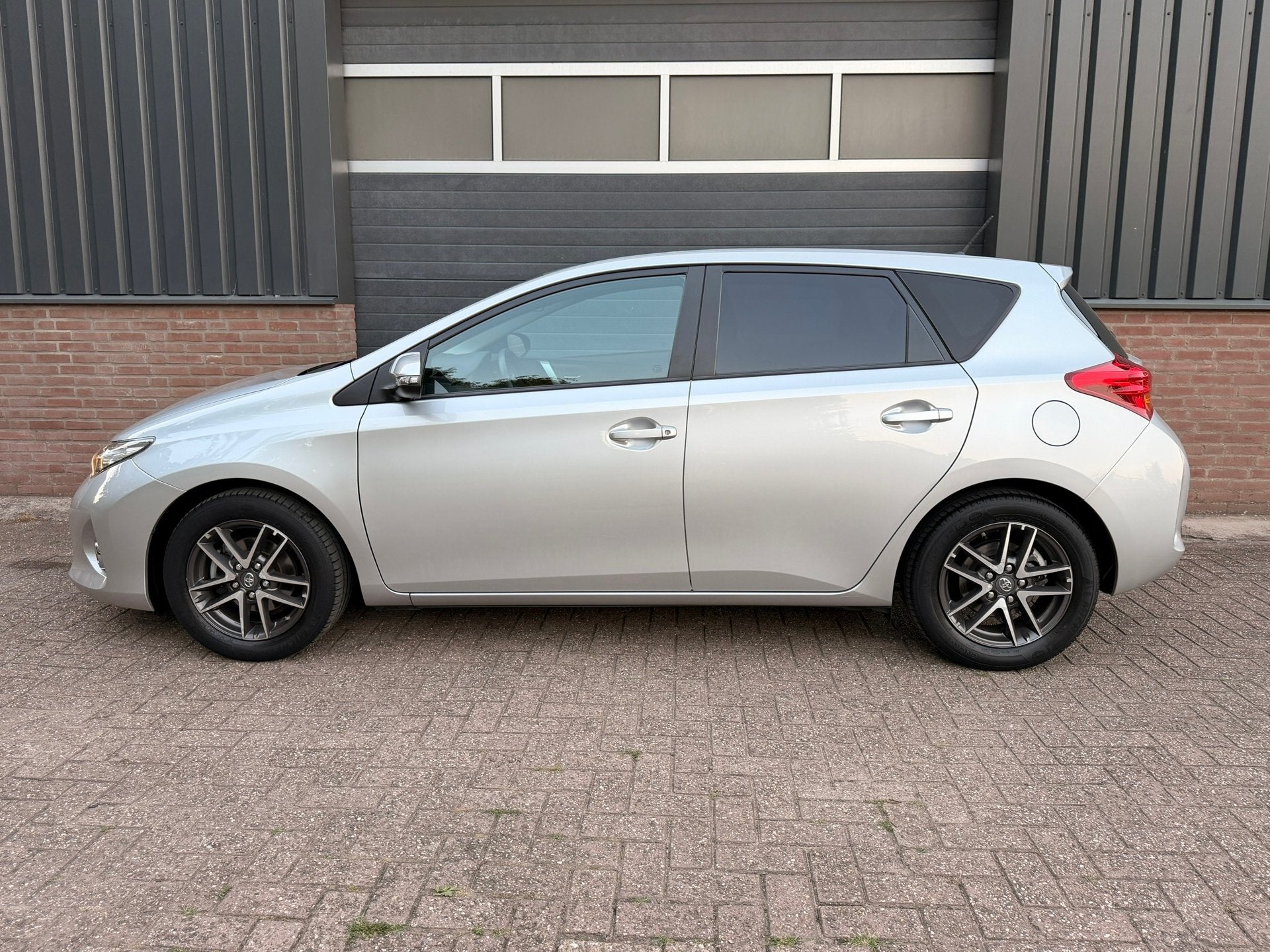 Toyota Auris 1.3 Trend Top 5 editie Trekhaak / Achteruitrijc, Auto's, Voorwielaandrijving, Euro 5, Gebruikt, Zwart