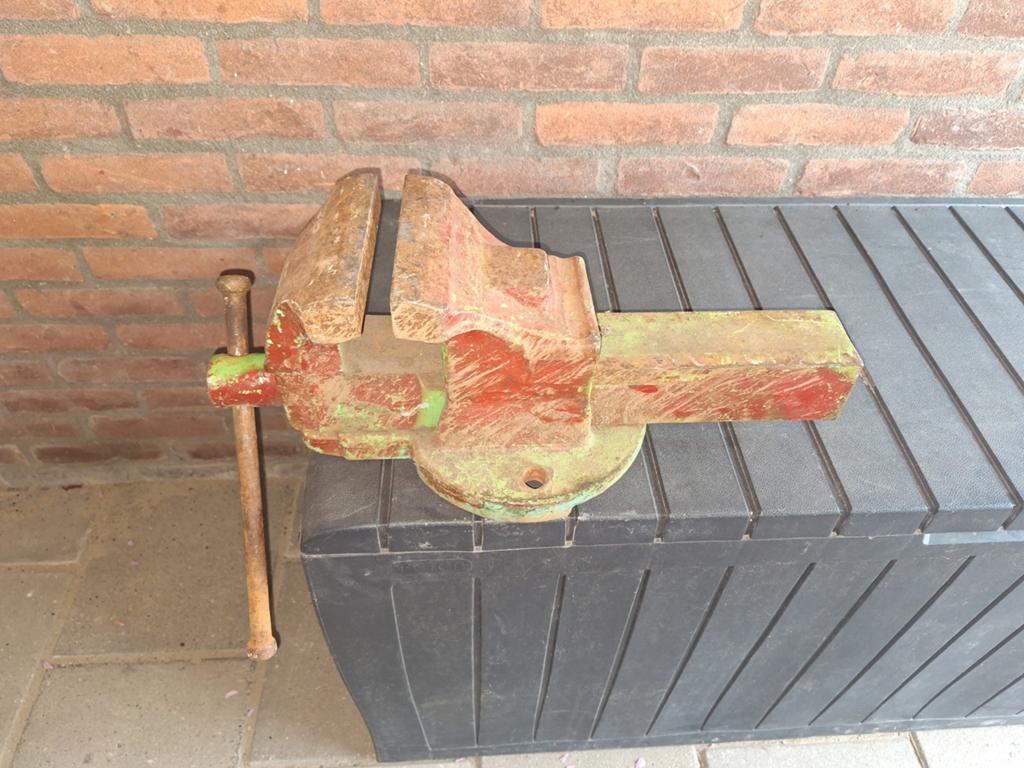 Zware bankschroef, bankschroef, Doe-het-zelf en Verbouw, Ophalen, Gebruikt, Minder dan 70 cm, Bankschroef
