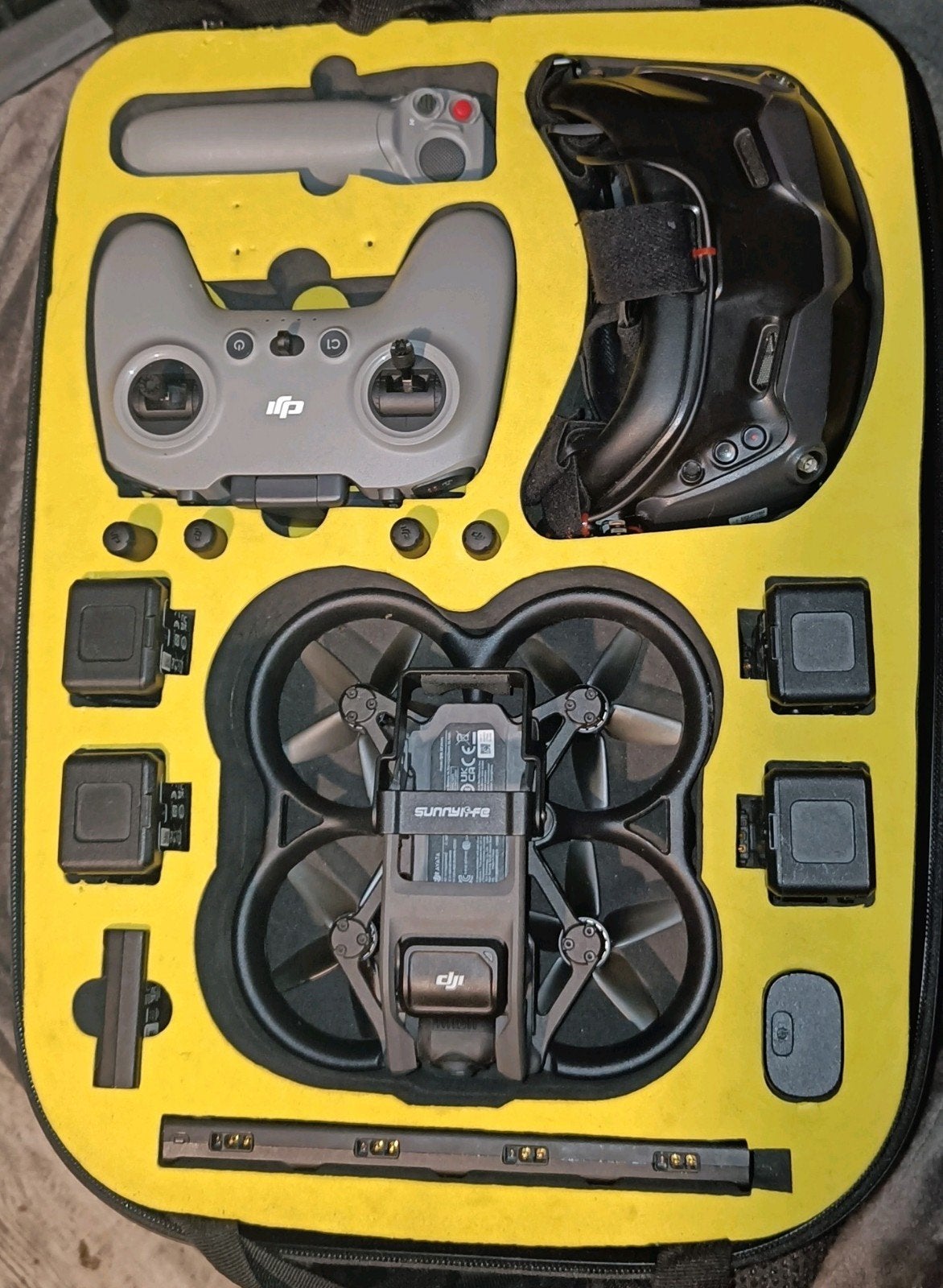 te koop nette DJI Avata fly more combo inclusief HD FPV bril, 250 tot 900 gram, Zo goed als nieuw, DJI, Professionele drone