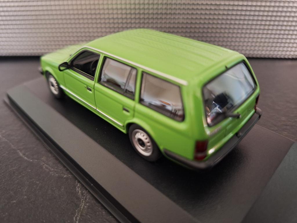 Opel Kadett D Caravan Schaal 1:43, Hobby en Vrije tijd, Modelauto's | 1:43, Overige merken, Nieuw, Ophalen of Verzenden, Maxichamps