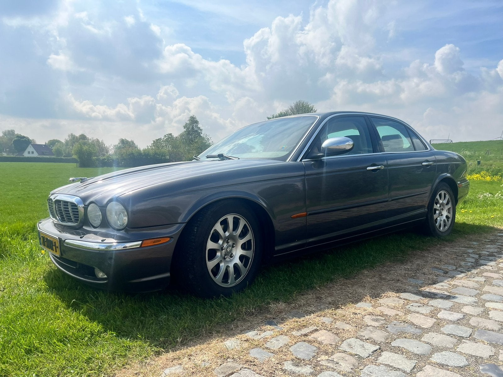 Jaguar XJ 3.5 AUT 2004 Grijs, Automaat, Achterwielaandrijving, 1750 kg, 258 pk