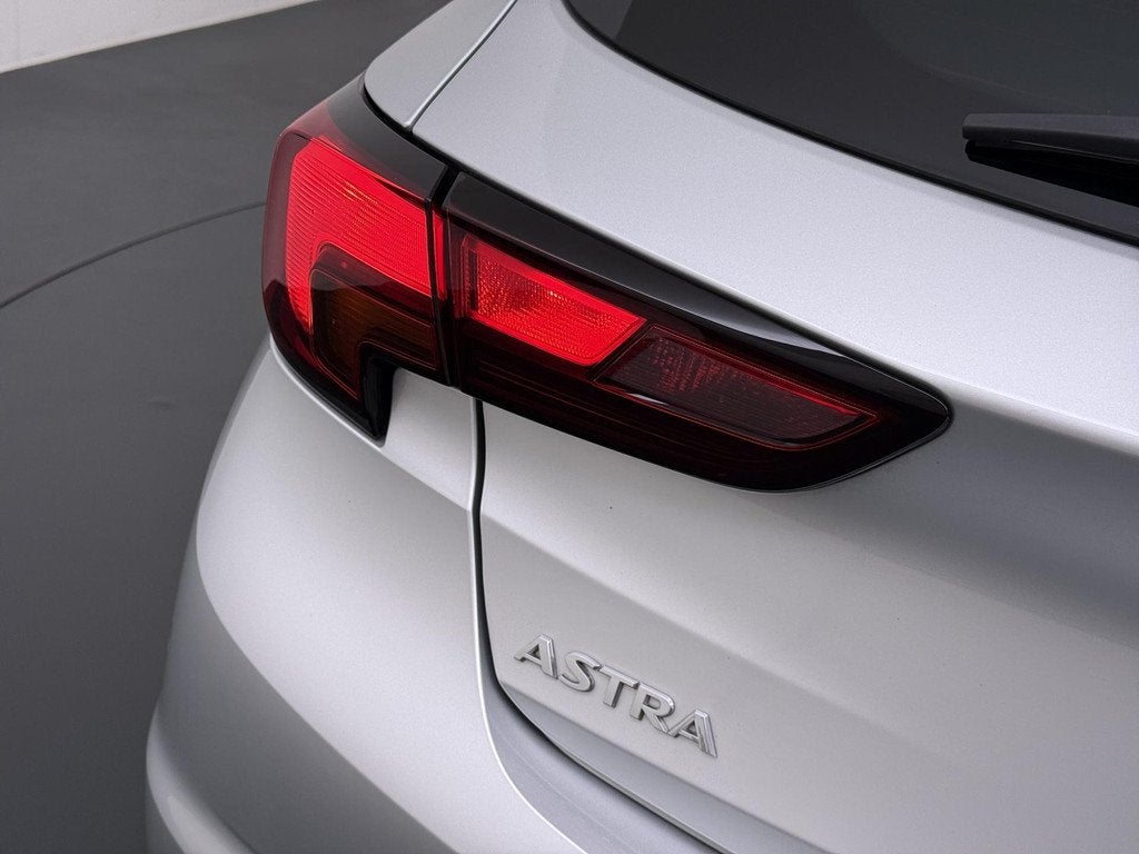 Opel Astra 1.4 Launch Elegance | AUTOMAAT | AGR STOELEN | CA, 145 pk, Stof, Gebruikt, 255 kg