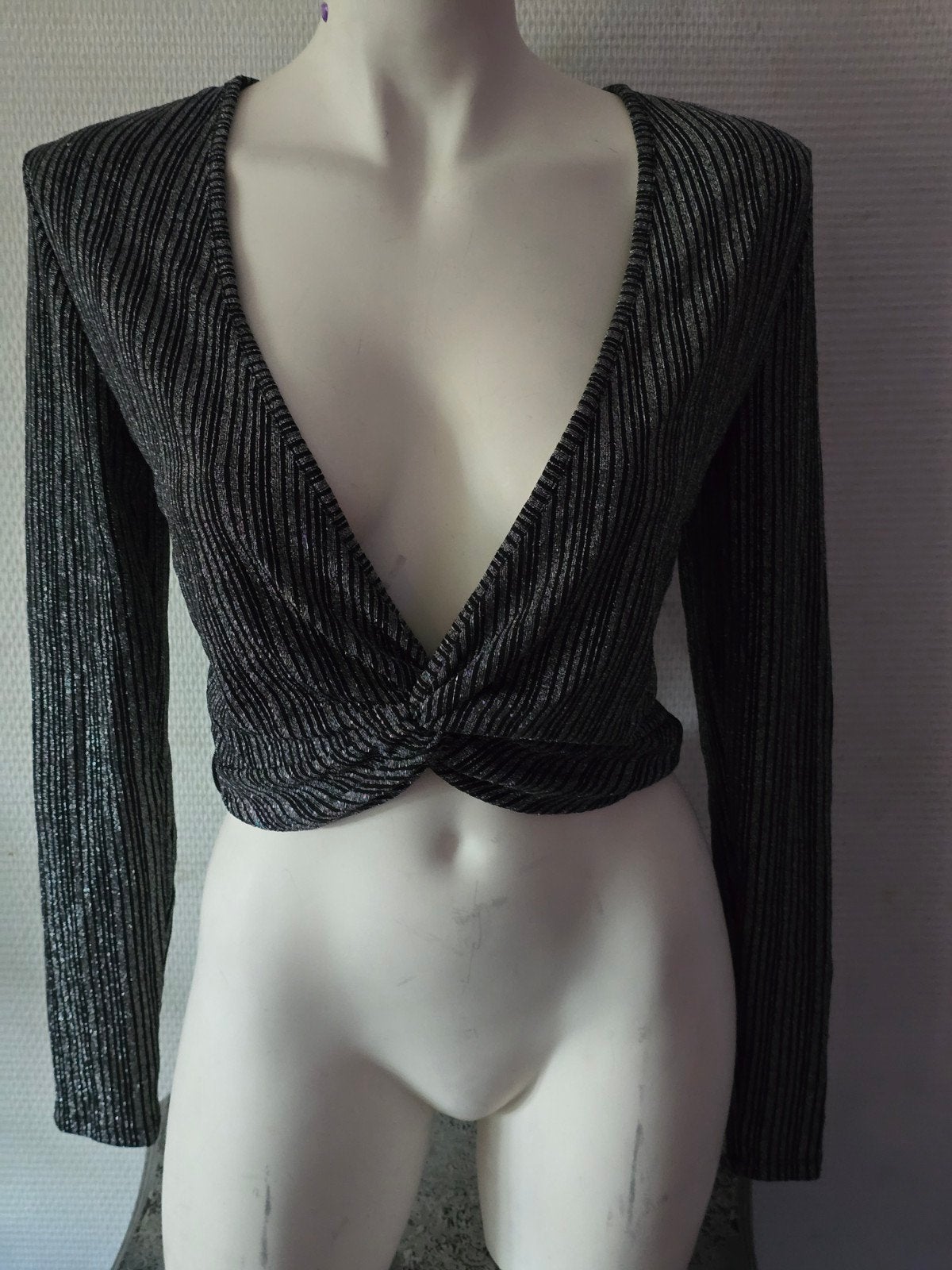 H&M Divided Zilveren Glitter Crop Top Maat M, Kleding | Dames, Tops, Maat 38/40 (M), H&M Divided, Ophalen of Verzenden, Zo goed als nieuw