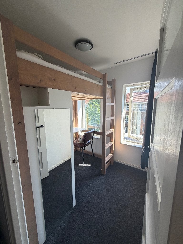 Hoogslaper met bureau op maat gemaakt., Huis en Inrichting, Slaapkamer | Stapelbedden en Hoogslapers, Ophalen, Gebruikt, Hoogslaper