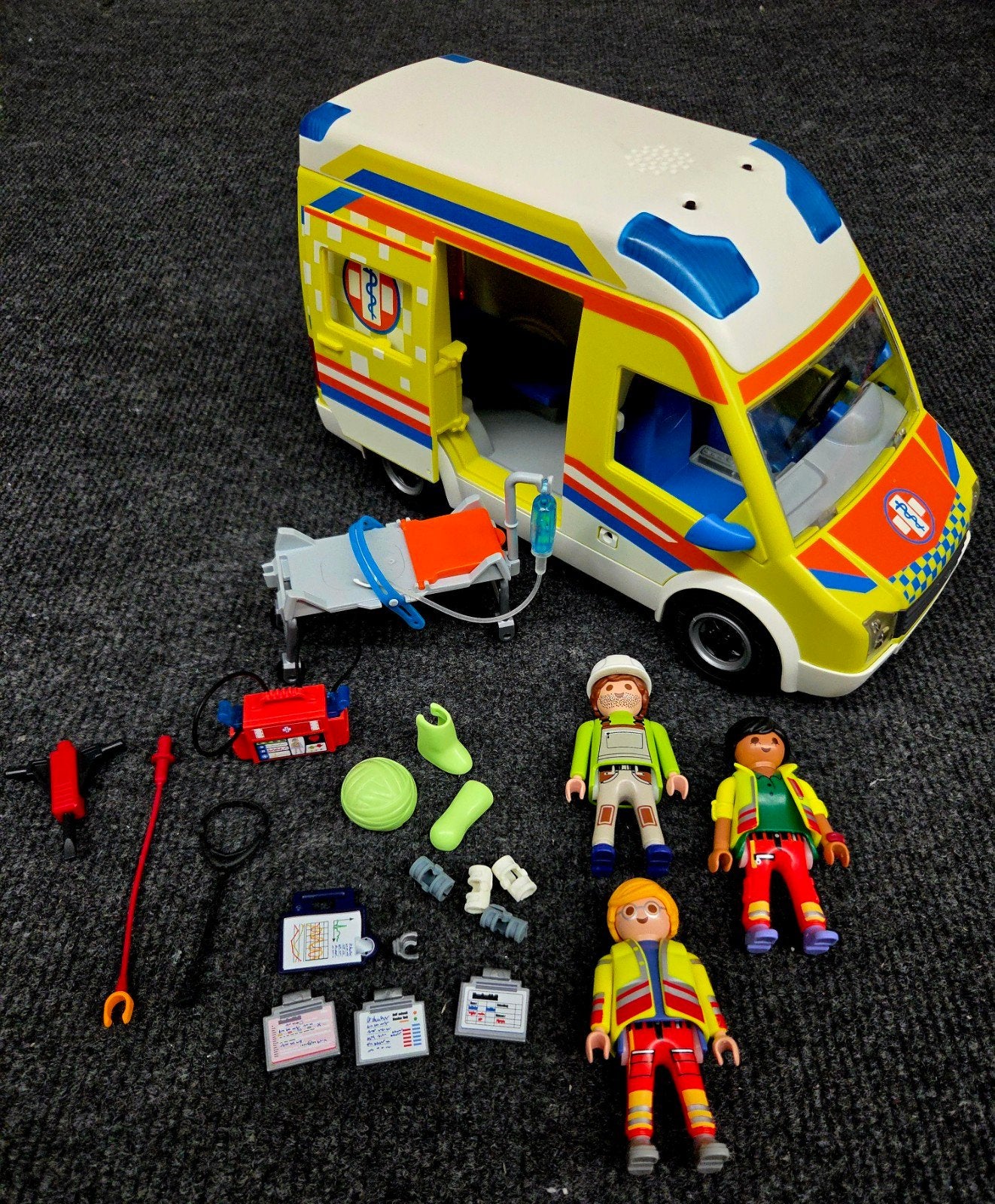 Playmobil Ambulance met accessoires en figuren, Ophalen of Verzenden, Zo goed als nieuw, Jongen of Meisje