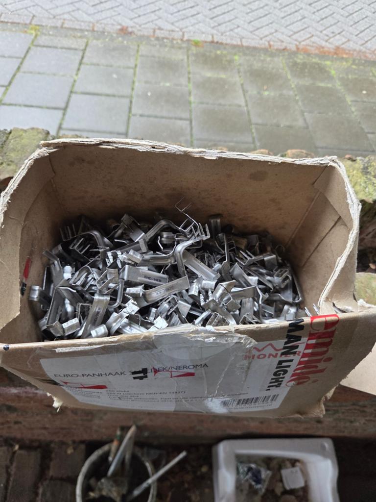 Panhaken Monier half doosje, Ophalen of Verzenden, Nieuw, Minder dan 50 mm