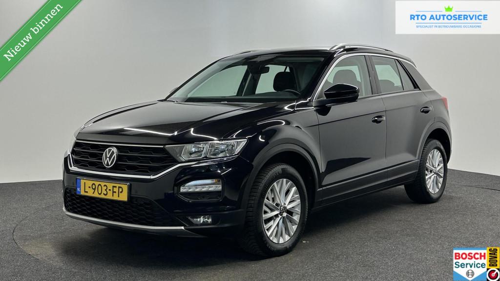 Volkswagen T-Roc 1.0 TSI Style Business TREKHAAK CARPLAY NAV, Voorwielaandrijving, Stof, Gebruikt, Zwart